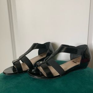 BLACK SANDALS GENTLY USED